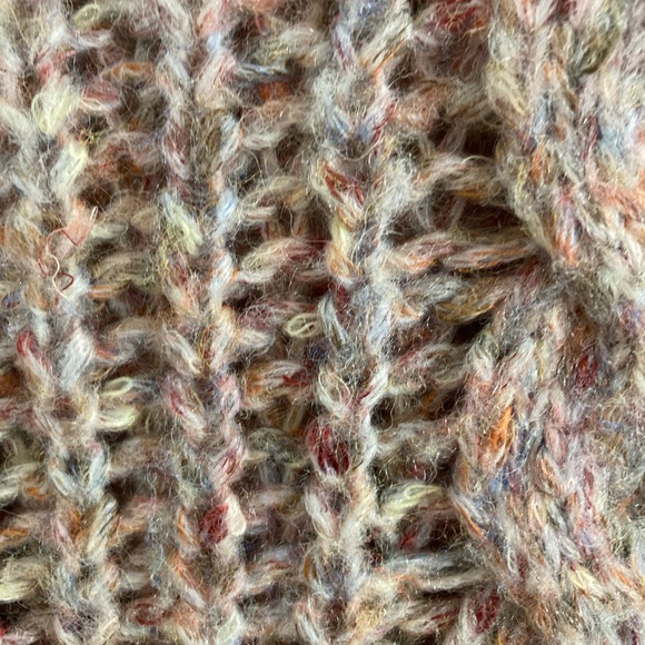 Cute Sweater - Picture 4 of 4